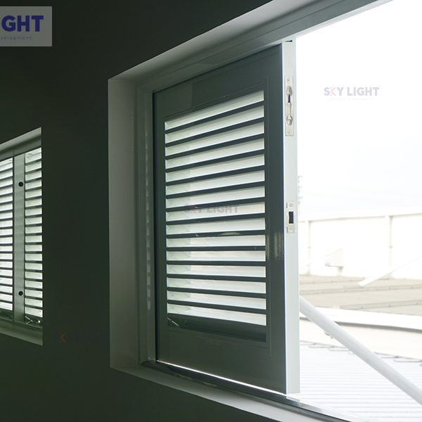 Báo giá cửa chớp thép công nghiệp Sky Light