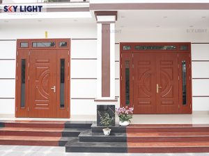 Công trình cửa thép vân gỗ 3 cánh
