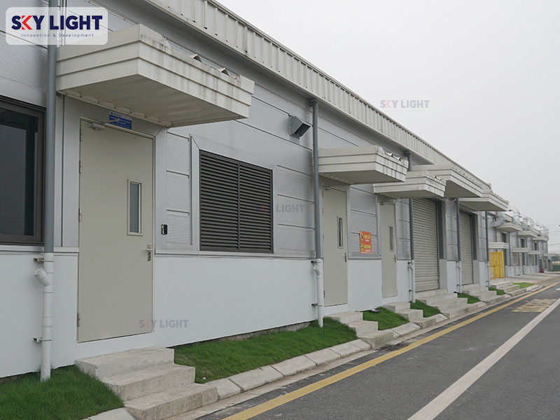 Cửa thép công nghiệp Sky Light
