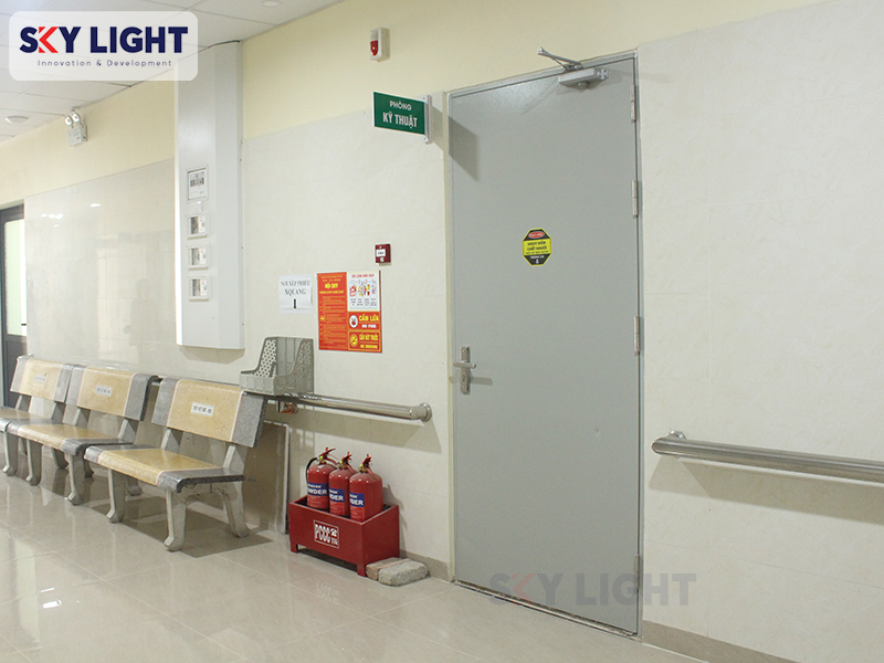 Sky Light sản xuất và cung cấp cửa chống cháy bệnh viện