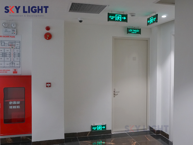 Cửa chống cháy sơn tĩnh điện Karaoke sản xuất tại Sky Light
