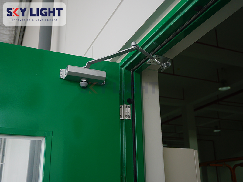 Tay co thủy lực CỬA THÉP SKY LIGHT