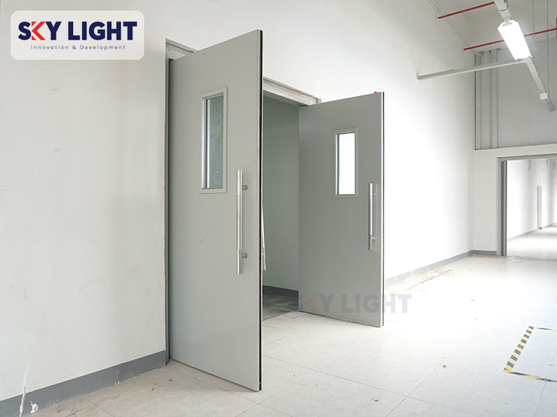 Mẫu cửa thép công nghiệp Sky Light được yêu thích