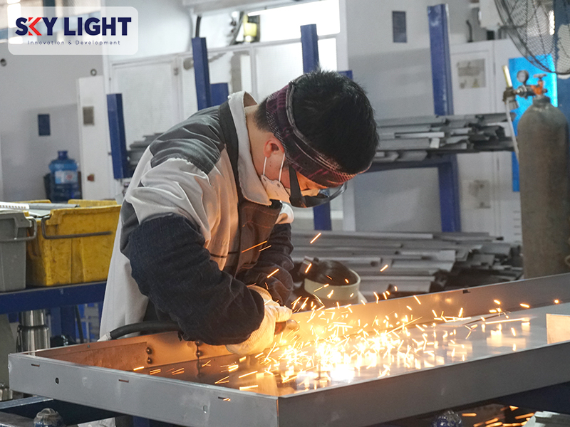 Gia công hàn cửa