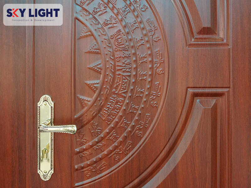 Cận cảnh cửa thép vân gỗ Sky Light