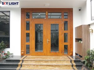 cửa thép vân gỗ nhà phố
