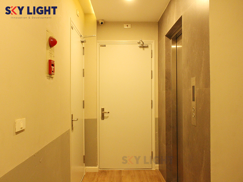 cửa chống cháy sky light khu vực thang máy