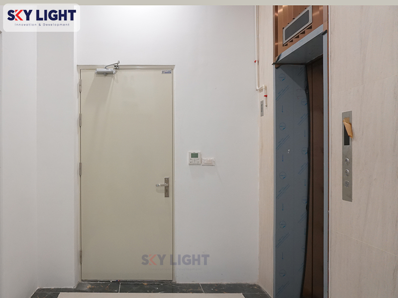 cửa chống cháy sky light khu vực thang máy