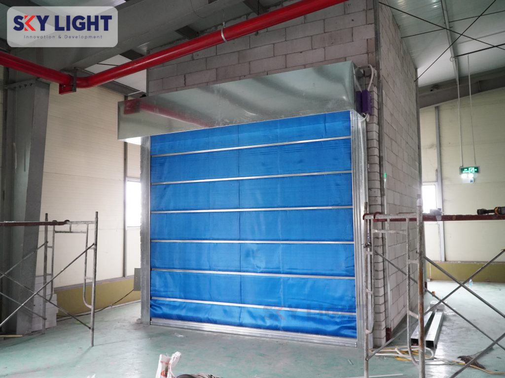 màn cuốn chống cháy sky light tại khu vực thang máy
