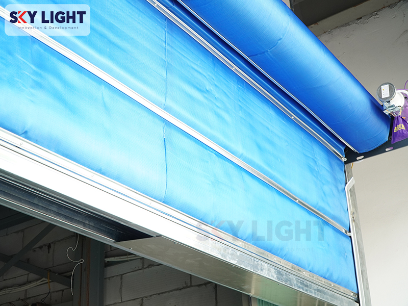 màn cuốn chống cháy 2 lớp sky light