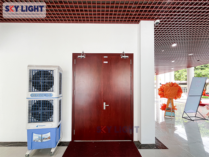 cửa thép chống cháy vân gỗ