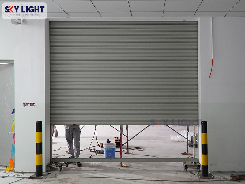 công trình bắt buộc phải lắp đặt cửa cuốn chống cháy theo quy định pccc