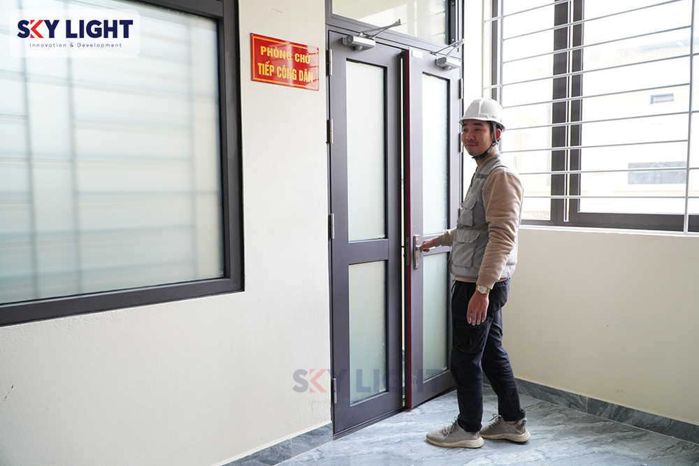 phụ kiện cửa kính chống cháy ei sky light
