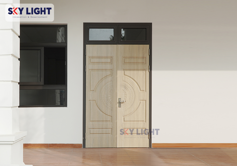 sky light sản xuất & lắp đặt cửa thép vân gỗ khách sạn