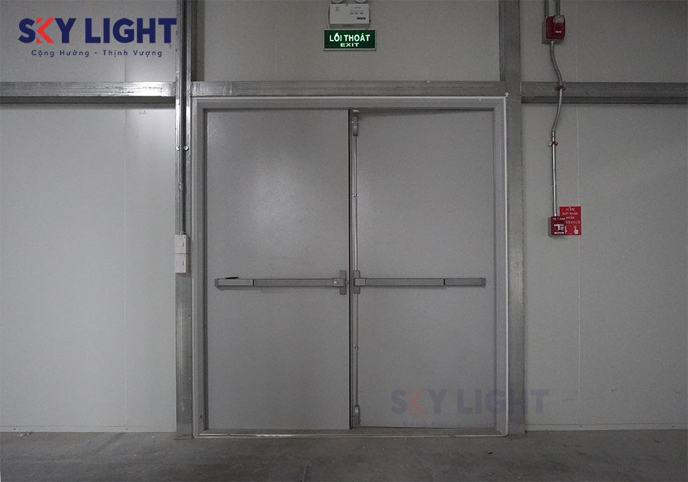 báo giá cửa thoát hiểm