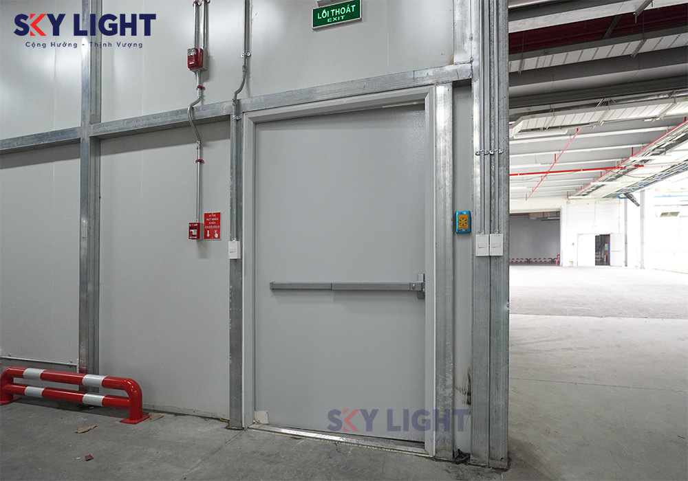 báo giá cửa thoát hiểm